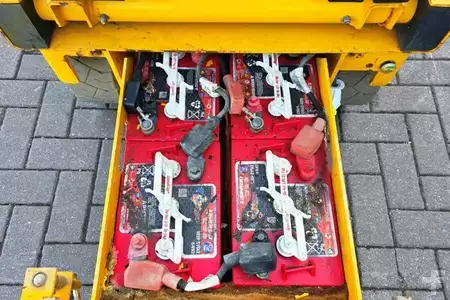 Plataforma Tijera - Haulotte Compact 8 Electric, 8.2m Working Height, 350kg Cap (9)
