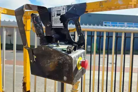 Plataforma Tijera - Haulotte Compact 8 Electric, 8.2m Working Height, 350kg Cap (9)