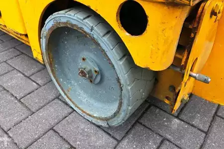 Scherenarbeitsbühne - Haulotte Compact 10N Electric, Batteries(03-2025) 10m Work (10)