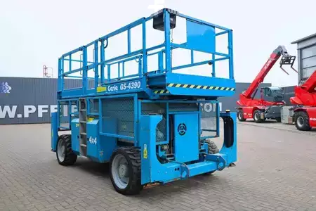 Scherenarbeitsbühne  Genie GS4390 Diesel, 4x4 Drive, 15m Working Height, 680k (7)