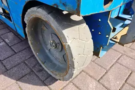 Piattaforme aeree a pantografo - Genie GS3246 Electric, Working Height 11.75 m, 318kg Cap (10)