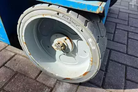 Piattaforme aeree a pantografo - Genie GS3246 Electric, Working Height 11.75 m, 318kg Cap (7)