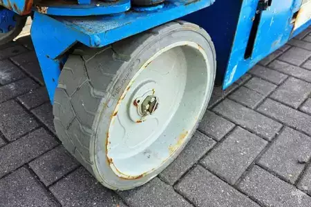 Piattaforme aeree a pantografo - Genie GS3246 Electric, Working Height 11.75 m, 318kg Cap (8)