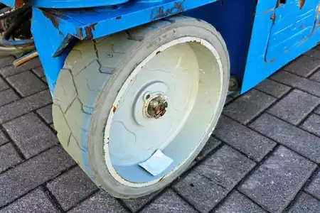 Piattaforme aeree a pantografo - Genie GS3246 Electric, Working Height 11.75 m, 318kg Cap (10)