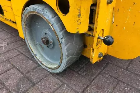 Scherenarbeitsbühne  Haulotte Compact 8 As-Is, Electric, 8m Working Height, 350k (9)