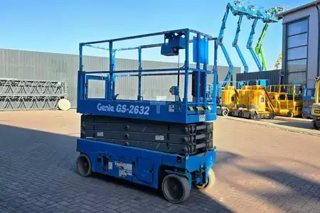 Plataforma Tijera - Genie GS2632 Electric, 10m Working Height, 227kg Capacit (2)