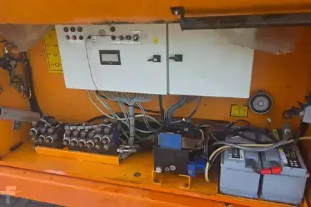 Schaarhoogwerker - Holland-Lift Megastar G320DL30-4WDS/N Diesel, 4x4x4 Drive, 34m (5)