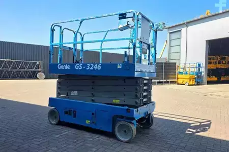 Ollós munka emelvény - Genie GS3246 Electric, Working Height 11.75 m, 318kg Cap (2)