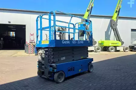 Ollós munka emelvény - Genie GS3246 Electric, Working Height 11.75 m, 318kg Cap (3)