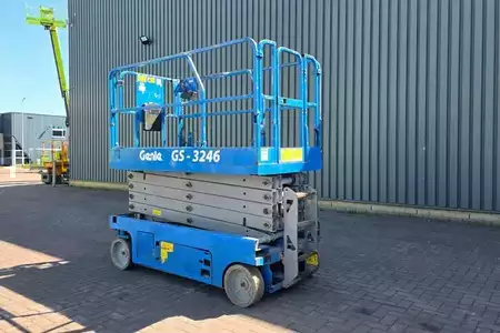 Ollós munka emelvény - Genie GS3246 Electric, Working Height 11.75 m, 318kg Cap (4)