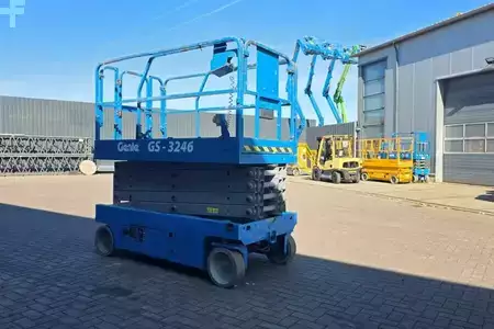 Sakse arbejds platform  Genie GS3246 Electric, Working Height 11.75 m, 318kg Cap (2)