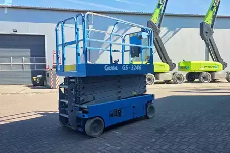 Sakse arbejds platform  Genie GS3246 Electric, Working Height 11.75 m, 318kg Cap (3)