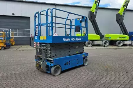 Pracovní plošina s nůžkovým zdvihem  Genie GS3246 Electric, Working Height 11.75 m, 318kg Cap (3)