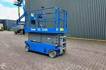 Pracovní plošina s nůžkovým zdvihem  Genie GS3246 Electric, Working Height 11.75 m, 318kg Cap (4)