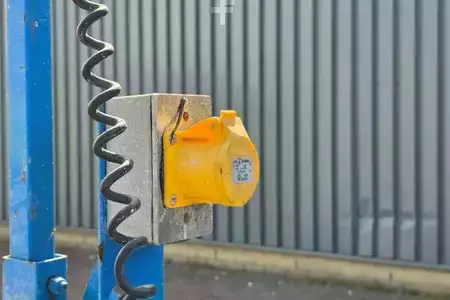 Scissors Lifts 2015  Genie GS2632 Electric, 10m Working Height, 227kg Capacit (11)