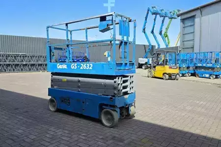 Scissors Lifts 2015  Genie GS2632 Electric, 10m Working Height, 227kg Capacit (8)