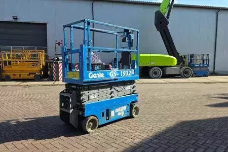 Saksinostimet 2004  Genie GS1932 Electric, Working Height 7.8 m, 227kg Capac (2)