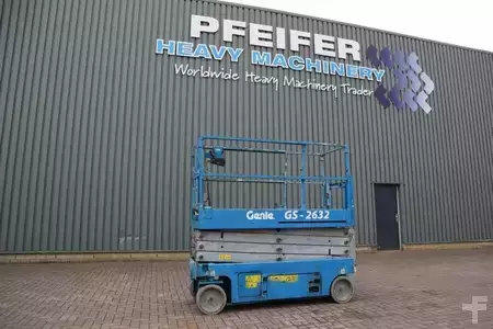 Scissor lift 2013  Genie GS2632 Electric, 10m Working Height, 227kg Capacit (1)