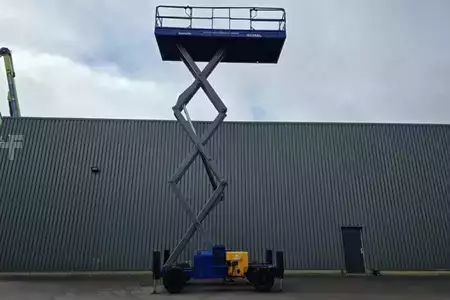 Nacelle à ciseaux 2005  Haulotte H12SXL Diesel, 4x4 Drive, 12m Working Height, 700k (10)