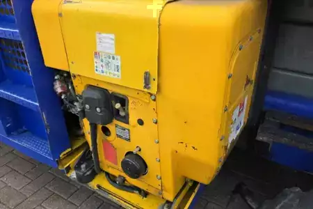 Nacelle à ciseaux 2005  Haulotte H12SXL Diesel, 4x4 Drive, 12m Working Height, 700k (12)