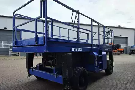 Nacelle à ciseaux 2005  Haulotte H12SXL Diesel, 4x4 Drive, 12m Working Height, 700k (2)