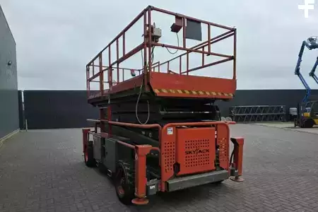 Podnośnik nożycowy 2013  Skyjack SJ9250RT Diesel, 4x4 Drive, 17.2m Working Height, (8)