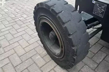 Шарнірно-телескопічна платформа  Grove AMZ51E Electric, 4x2 Drive, 15.5m Working Height, (15)