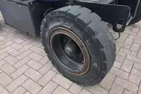 Шарнірно-телескопічна платформа  Grove AMZ51E Electric, 4x2 Drive, 15.5m Working Height, (16)