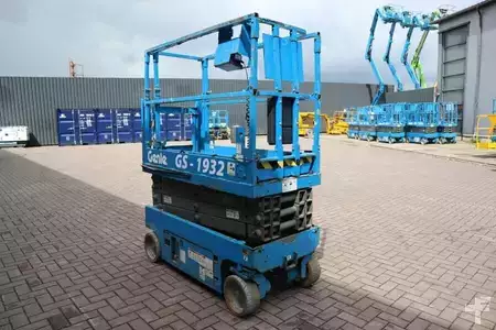 Saksinostimet 2010  Genie GS1932 Electric, Working Height 7.8 m, 227kg Capac (2)