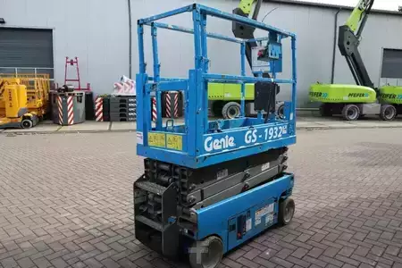 Saksinostimet 2010  Genie GS1932 Electric, Working Height 7.8 m, 227kg Capac (2)
