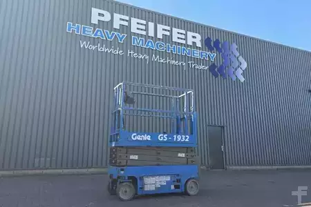 Pracovní plošina s nůžkovým zdvihem 2010  Genie GS1932 Electric, Working Height 7.8 m, 227kg Capac (1)