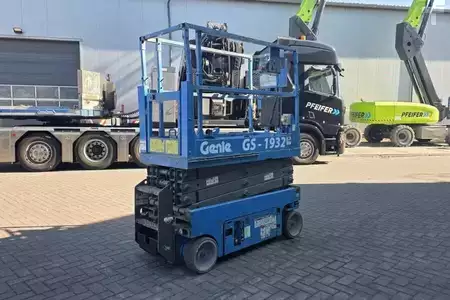 Pracovní plošina s nůžkovým zdvihem 2010  Genie GS1932 Electric, Working Height 7.8 m, 227kg Capac (3)