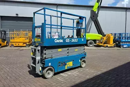 Scissors Lifts 2015  Genie GS2632 Electric, 10m Working Height, 227kg Capacit (13)
