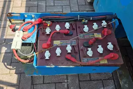 Scissors Lifts 2015  Genie GS2632 Electric, 10m Working Height, 227kg Capacit (6)