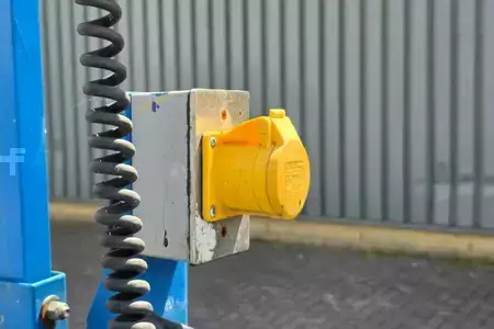 Scissors Lifts 2015  Genie GS2632 Electric, 10m Working Height, 227kg Capacit (8)