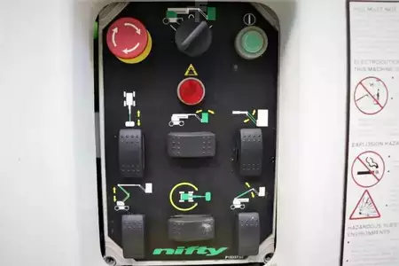 Plataformas articuladas 2013  Niftylift HR17NDE HYBRIDE Hybrid Battery & Diesel, 17m Worki (11)