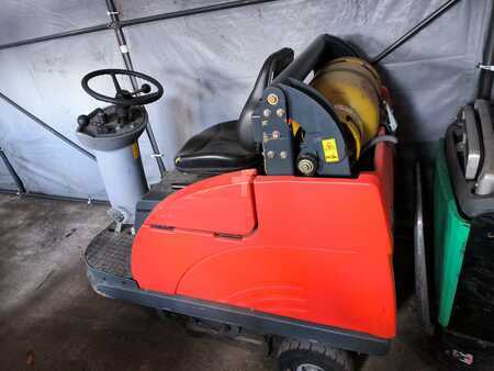 Balayeuse aspirateur autoportée - Hako Sweepmaster P980 RH (1)