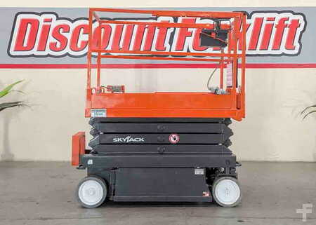 Scissor lift 2017  Skyjack SJIII-3219 (1)