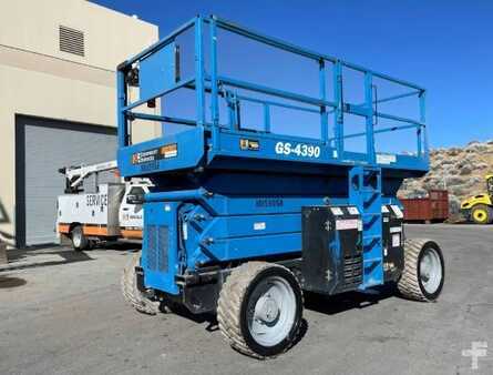 Scissor lift 2015  Genie GS-4390 (6)