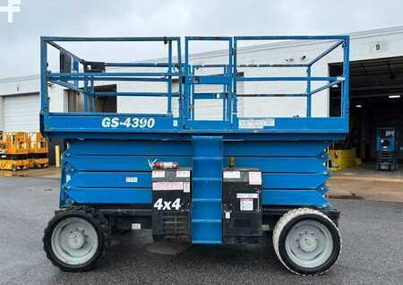 Plataforma Tijera 2015  Genie GS4390 (2)