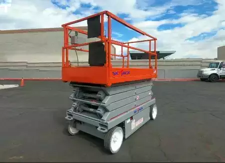 Scissor lift 2018  Skyjack SJIII 3226 (4)