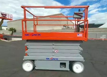 Scissor lift 2016  Skyjack SJIII 3226 (2)