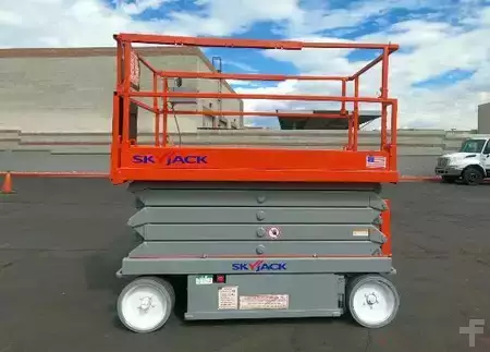 Scissor lift 2016  Skyjack SJIII 3226 (9)
