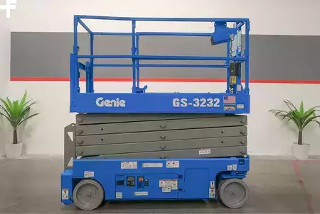 Scissor lift 2007  Genie GS-3232 (1)