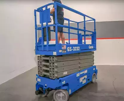 Scissor lift 2007  Genie GS-3232 (4)