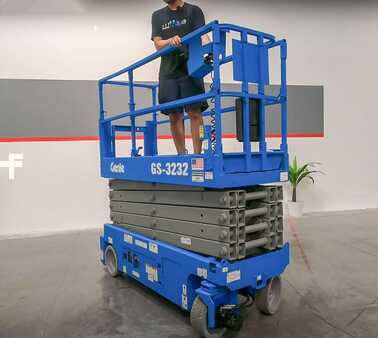 Scissor lift 2015 Genie GS-3232 (2)