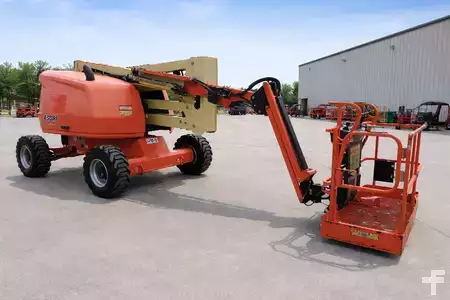 Plataforma Articulada 2020  JLG 450AJ (1)