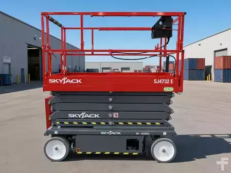 Plataforma de remolque 2026  Skyjack SJ4732E (1)