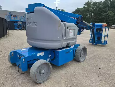 Plataforma Articulada 2015  Genie Z-40/23N (2)