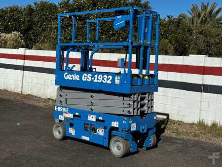 Towable Lift 2022  Genie GS-1932 (6)